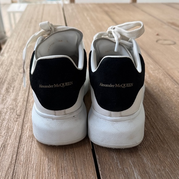 Alexander McQueen White and Black Leather Sneakers - Picture 2 of 4